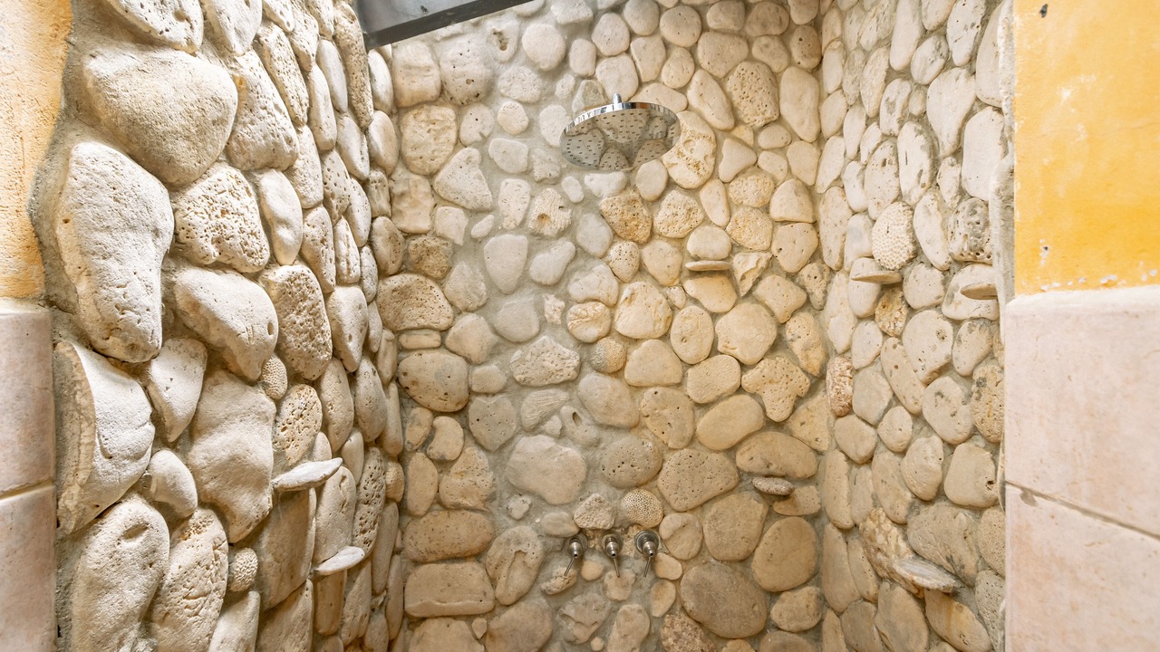 Photo of Bathroom in Ponton