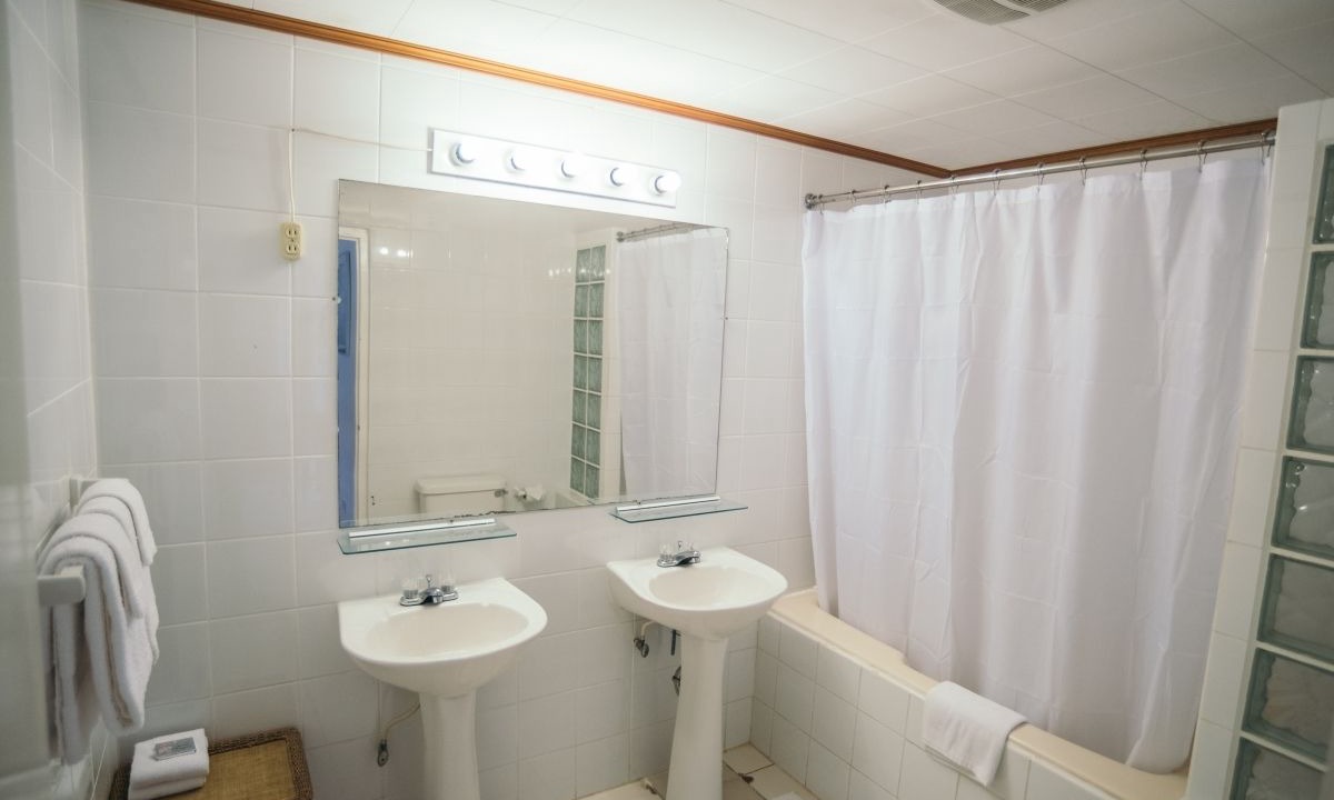 Photo of Bathroom in Hadicurari Beach