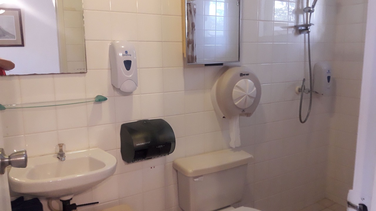Photo of Bathroom in Ponton