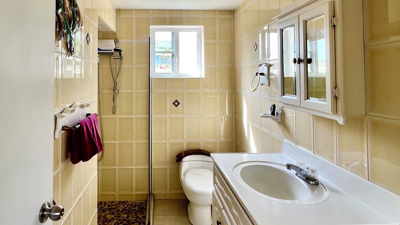 Photo of Bathroom in Oranjestad