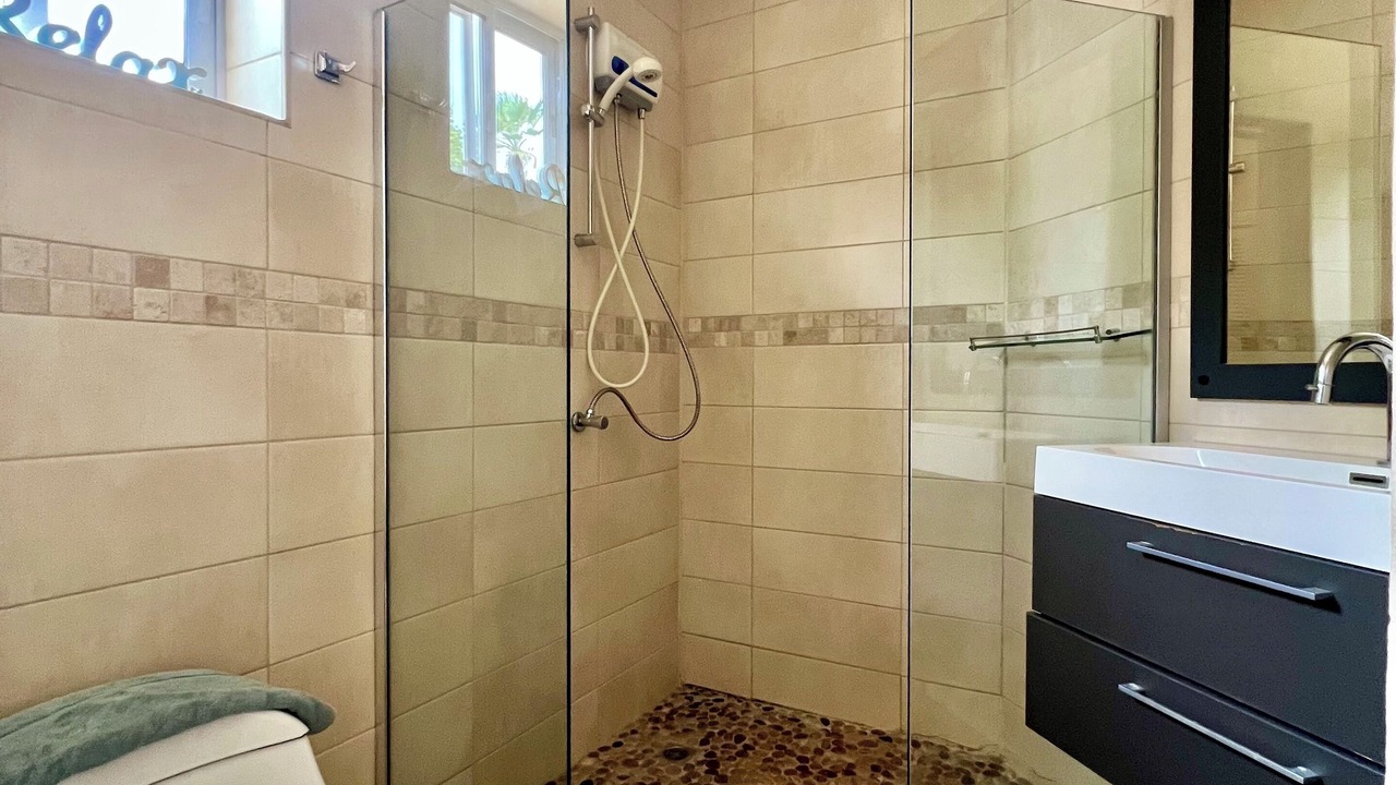Photo of Bathroom in Oranjestad