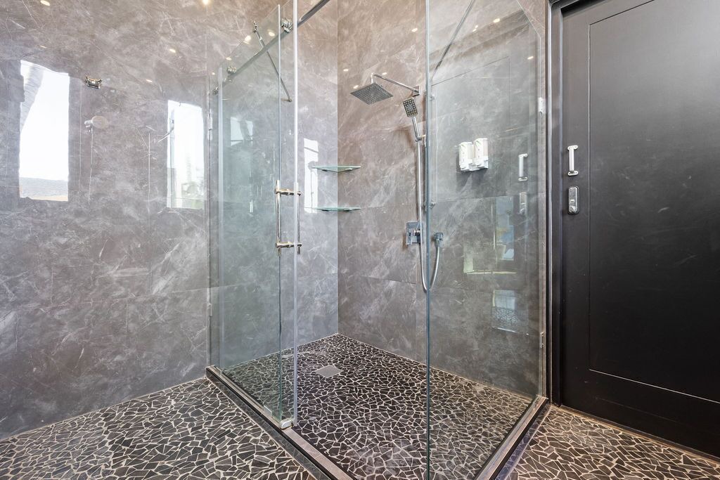 Photo of Bathroom in Esmeralda