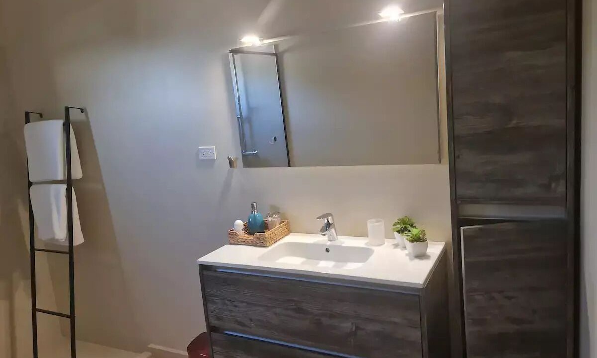 Photo of Bathroom in Esmeralda