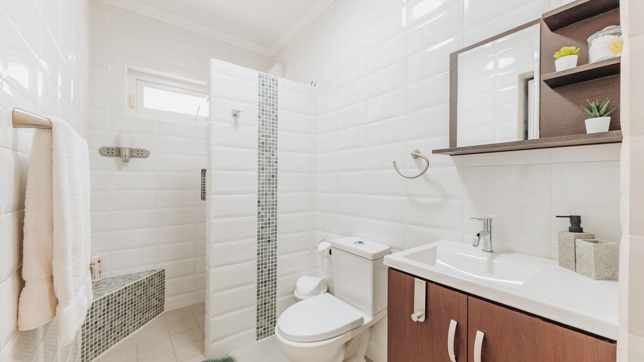 Photo of Bathroom in Tanki Leendert