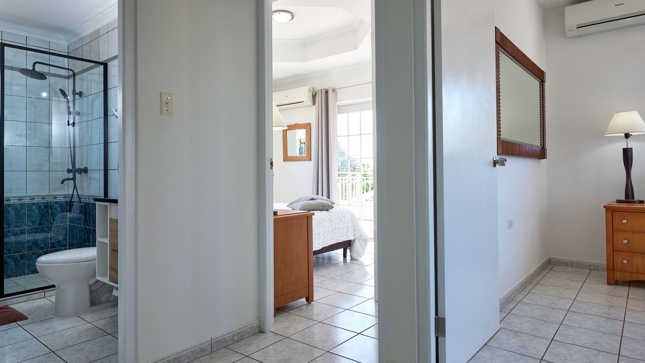 Photo of Bathroom in Esmeralda
