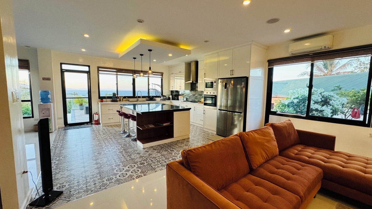 Photo of Livingroom in Puerto Galera