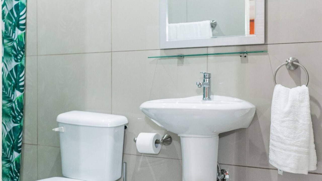 Photo of Bathroom in Ponton