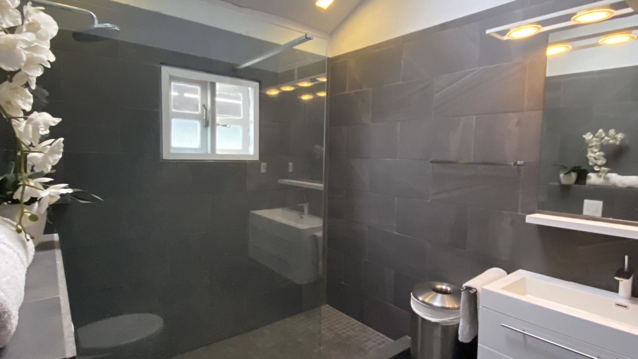 Photo of Bathroom in Ponton