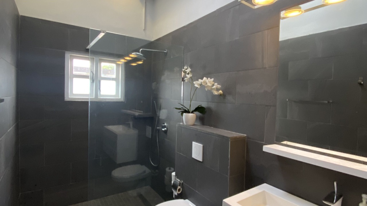 Photo of Bathroom in Ponton