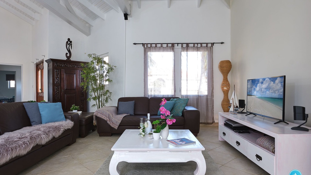 Photo of Livingroom in Esmeralda