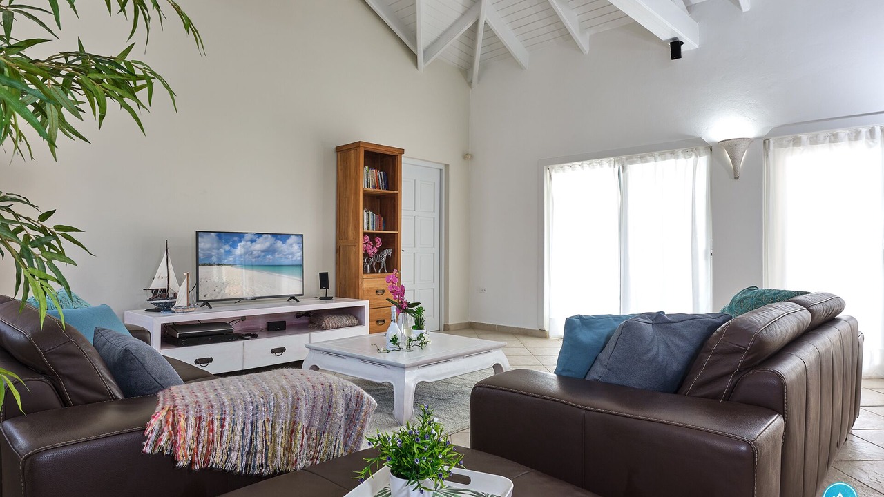 Photo of Livingroom in Esmeralda