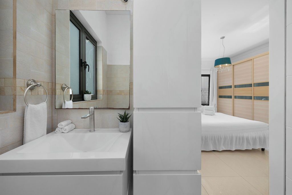 Photo of Bathroom in Esmeralda