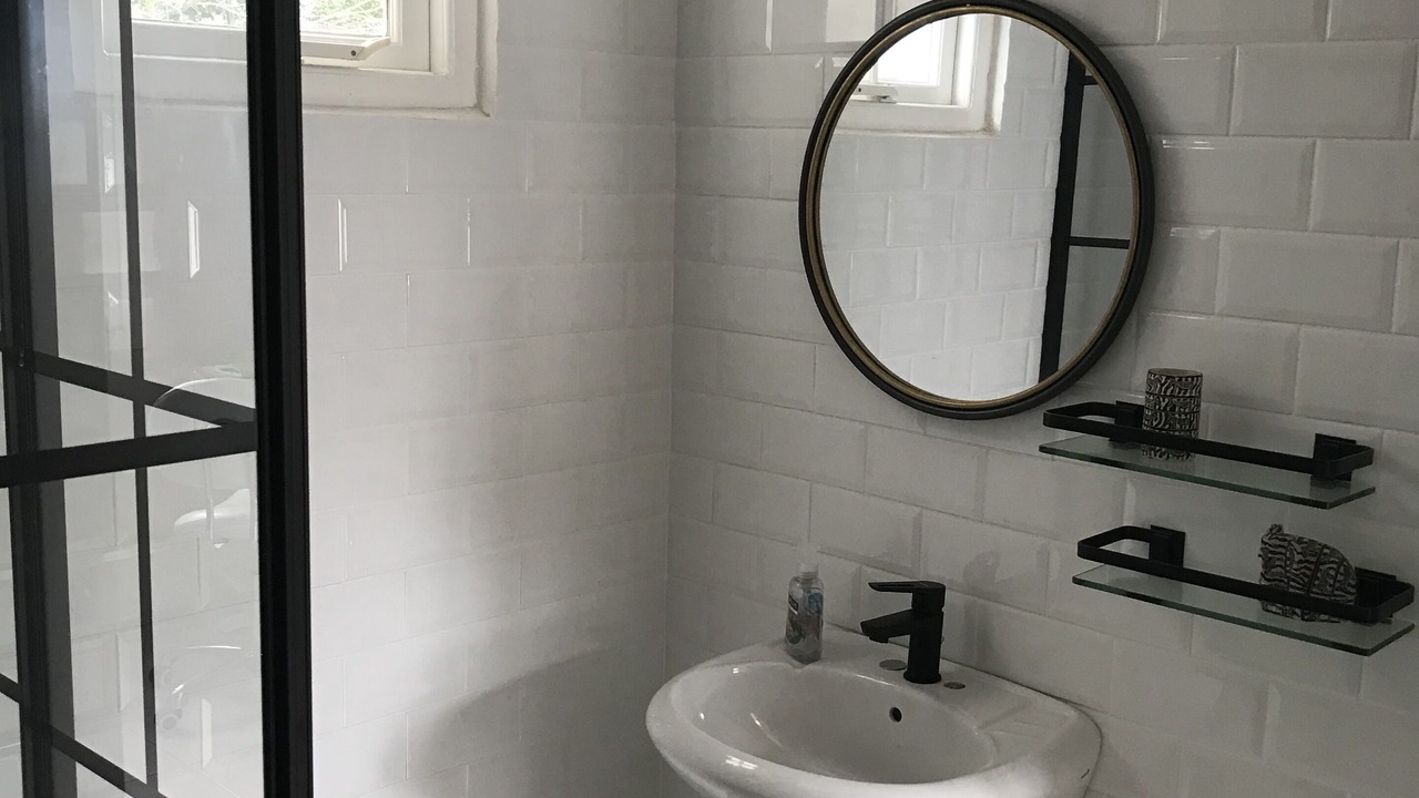 Photo of Bathroom in Oranjestad
