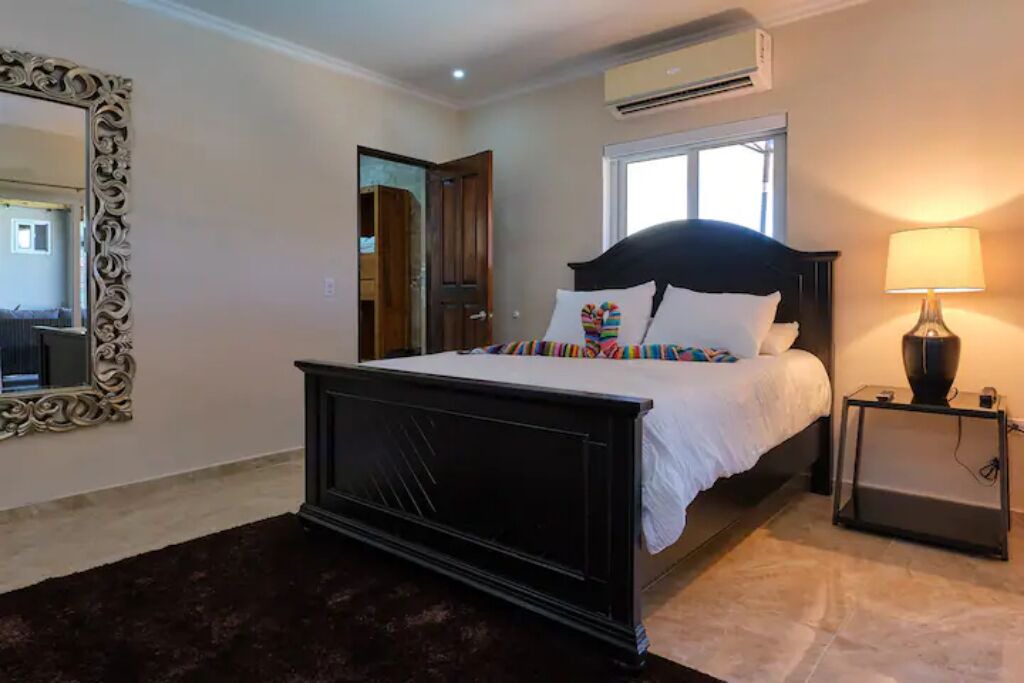 Photo of Bedroom in Opal