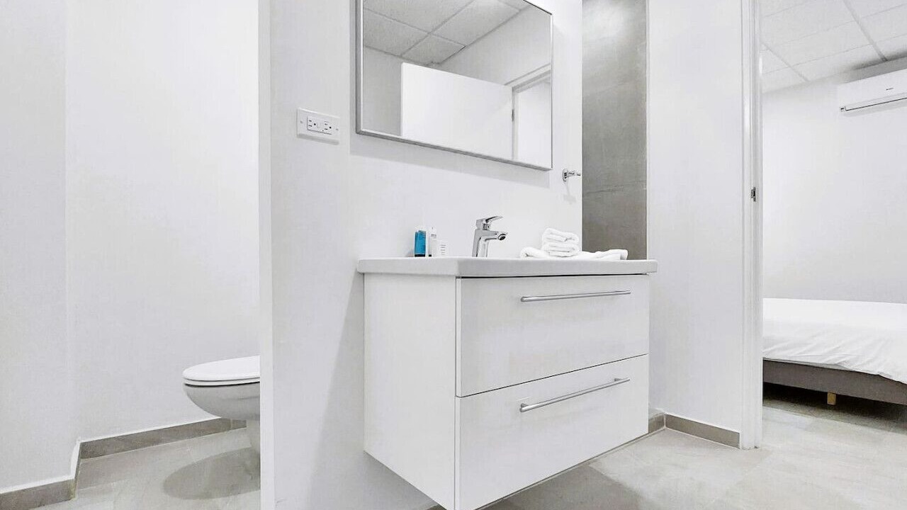 Photo of Bathroom in Oranjestad