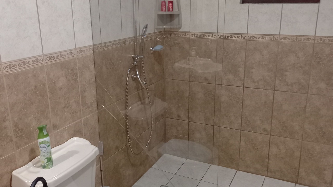 Photo of Bathroom in Ponton