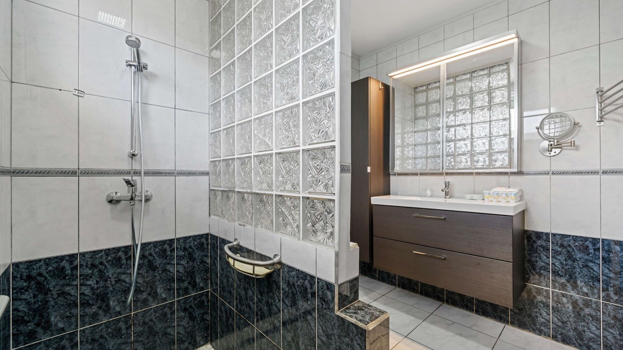 Photo of Bathroom in Ponton