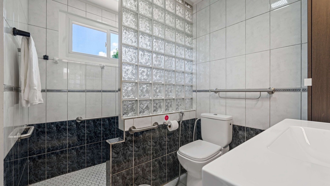 Photo of Bathroom in Ponton