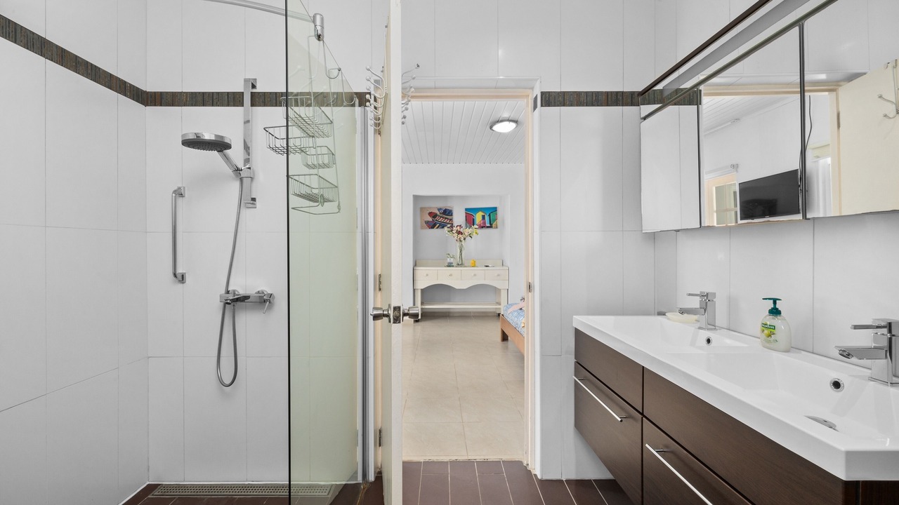 Photo of Bathroom in Eagle Beach