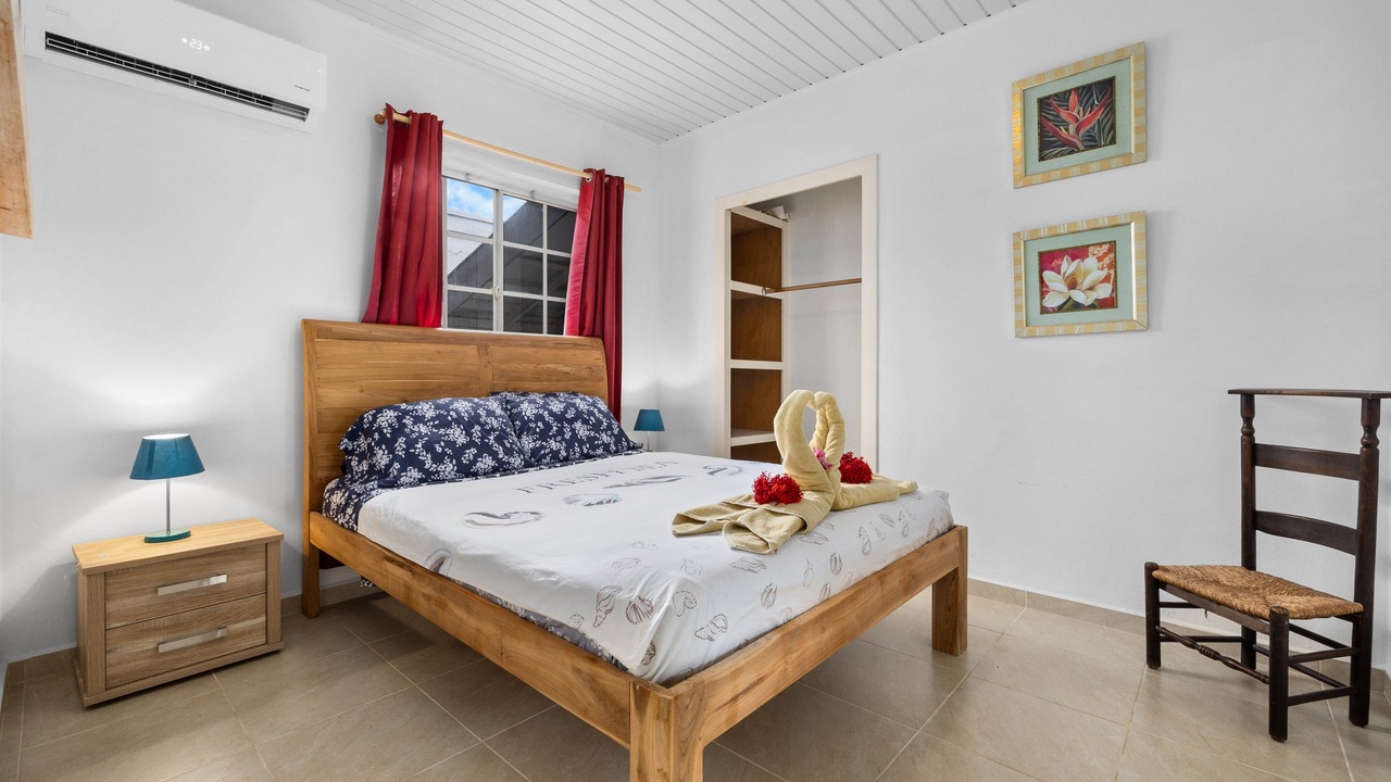 Photo of Bedroom in Eagle Beach