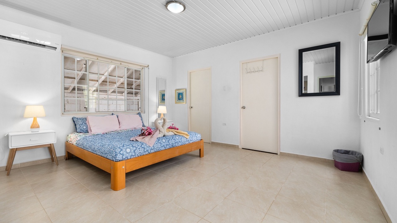 Photo of Bedroom in Eagle Beach