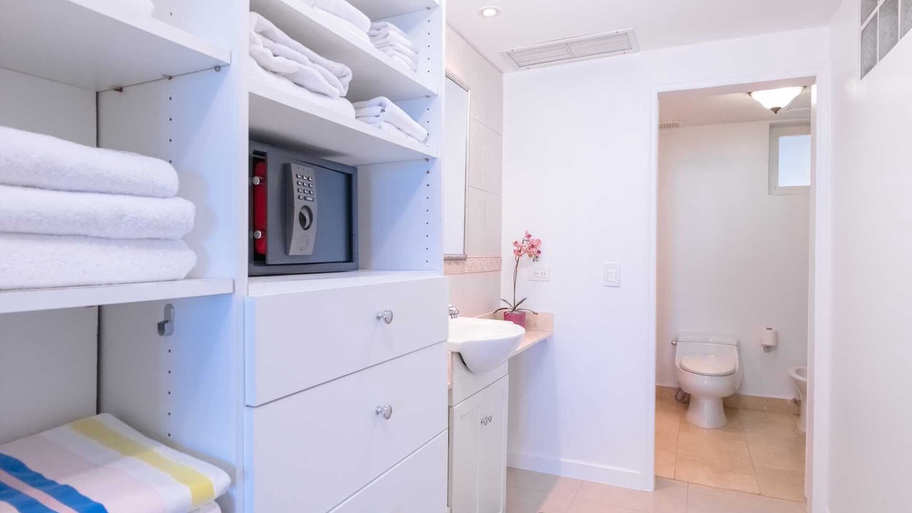 Photo of Bathroom in Oranjestad-West