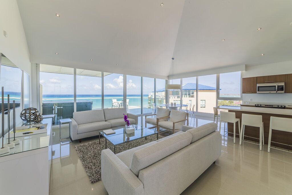 Photo of Livingroom in Palm Beach