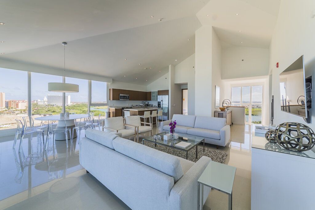Photo of Livingroom in Palm Beach