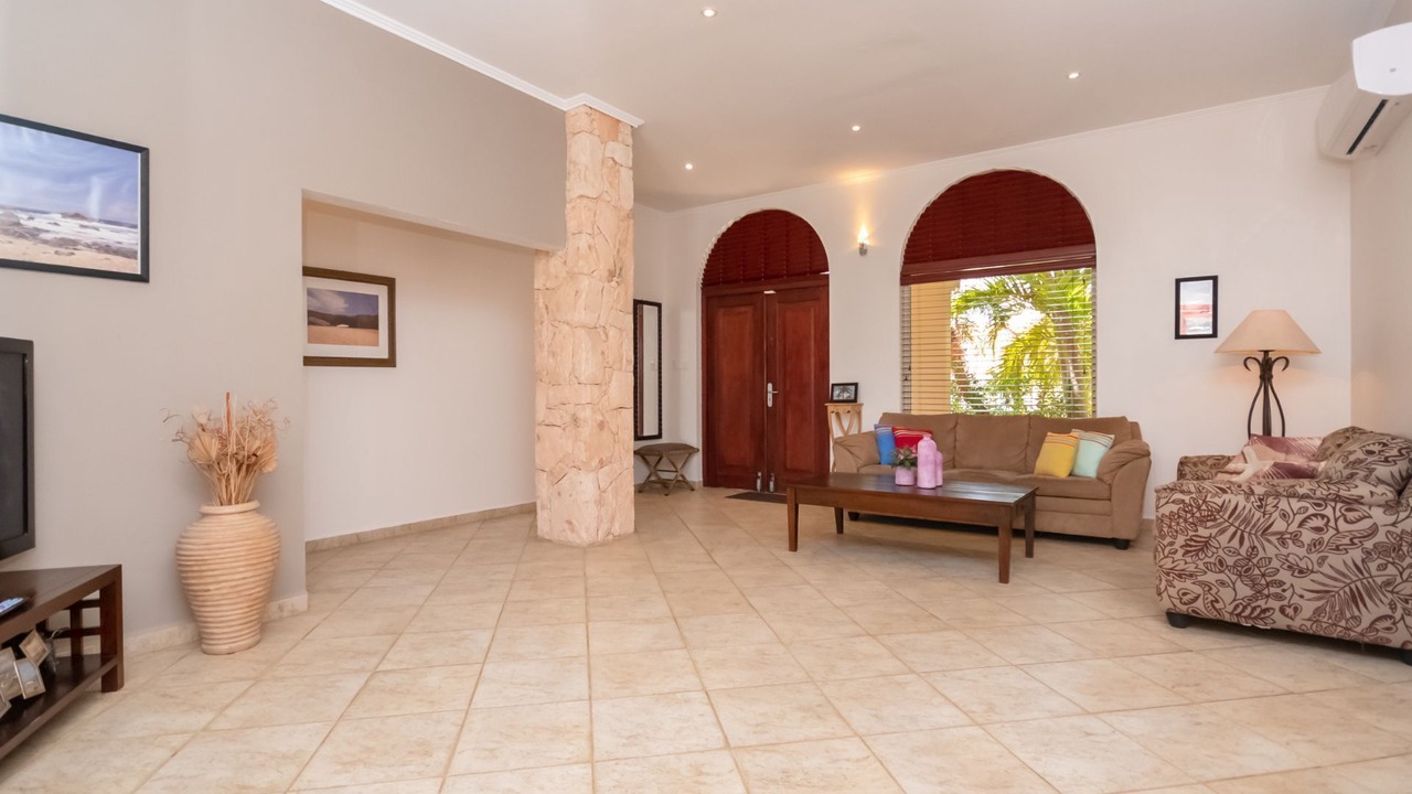 Photo of Livingroom in Opal
