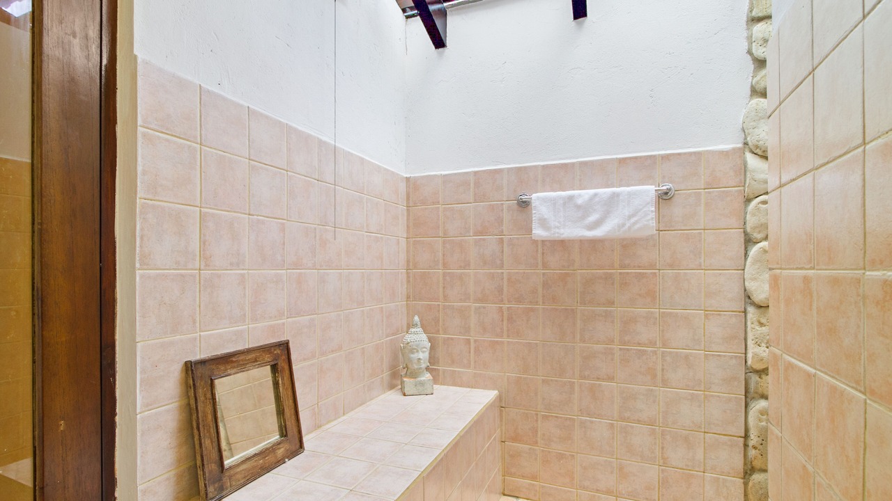 Photo of Bathroom in Ponton