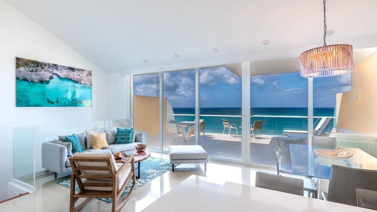 Photo of Livingroom in Palm Beach