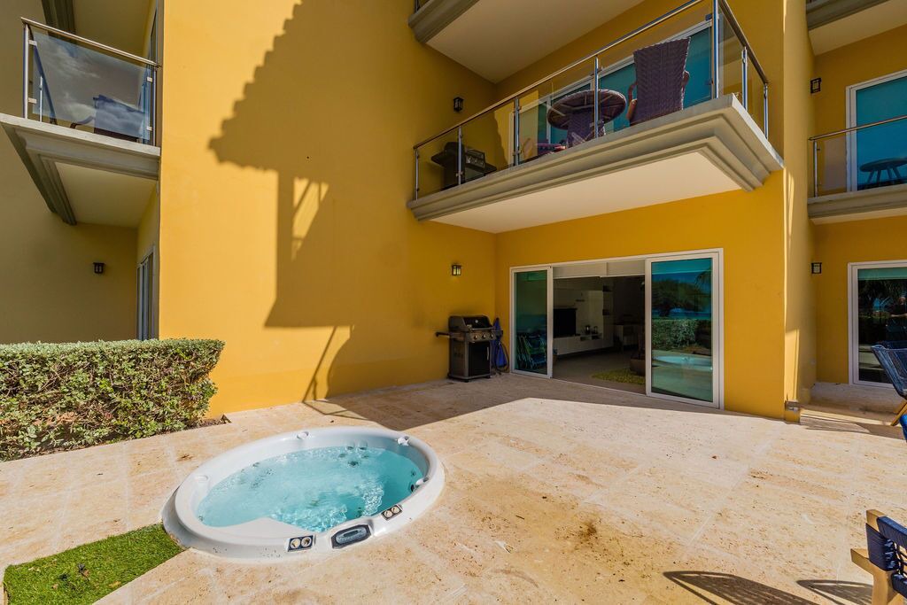 Photo of Others in Oranjestad-West