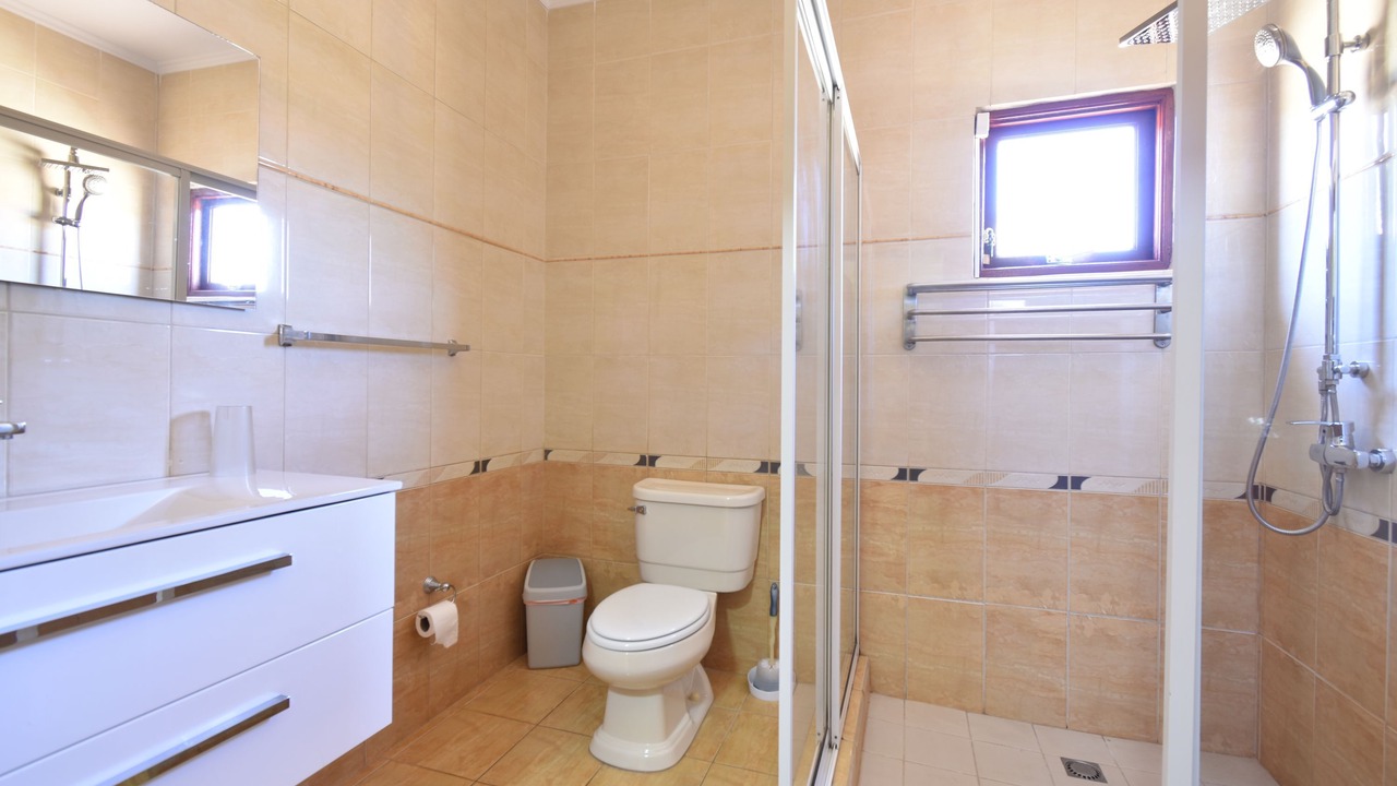 Photo of Bathroom in Esmeralda
