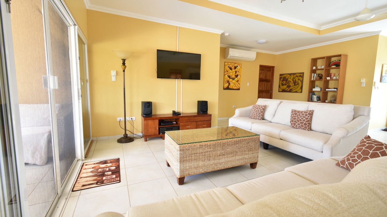 Photo of Livingroom in Esmeralda