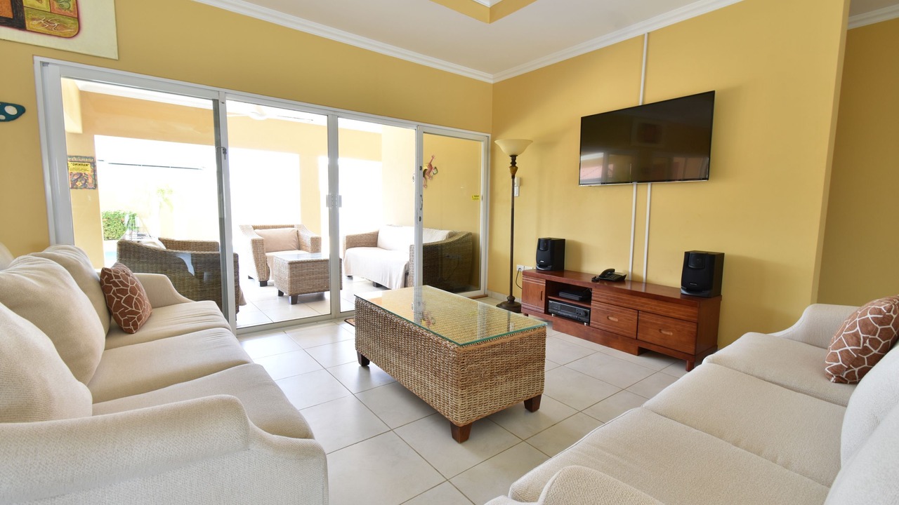 Photo of Livingroom in Esmeralda