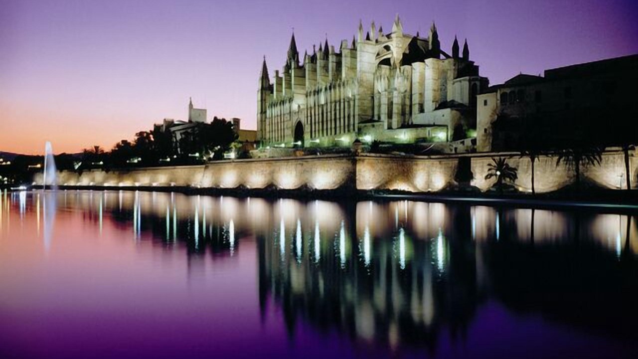 Photo of Others in La Llotja-Born