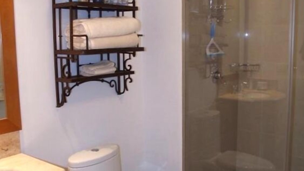 Photo of Bathroom in Eagle Beach