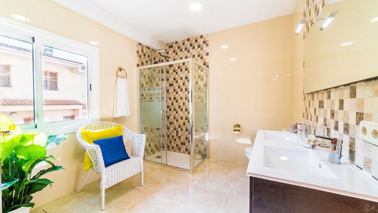 Photo of Bathroom in Alcanada