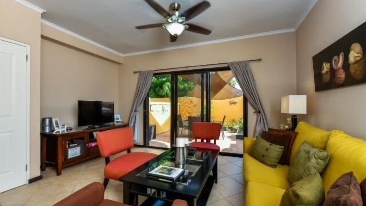 Photo of Livingroom in Esmeralda