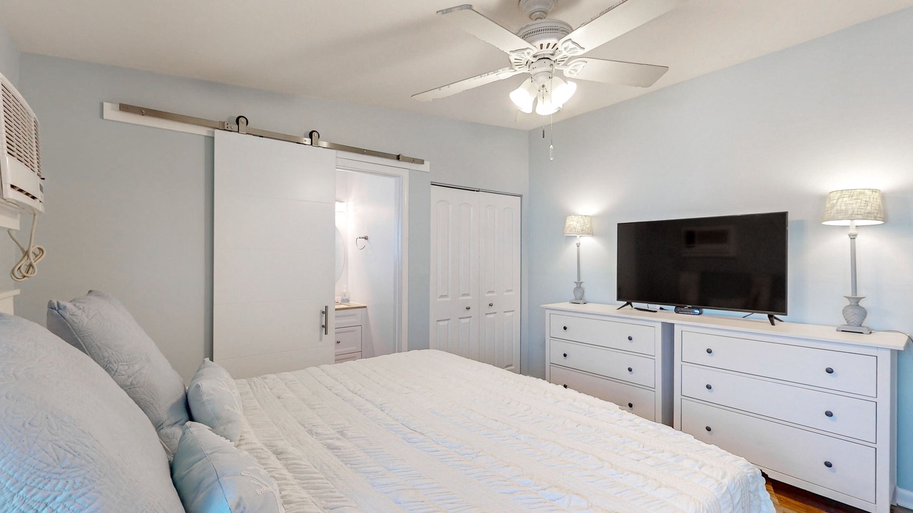 Photo of Bedroom in Key Colony Beach
