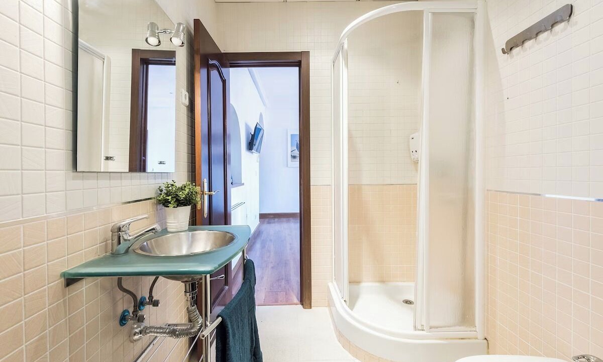 Photo of Bathroom in Literary Quarter