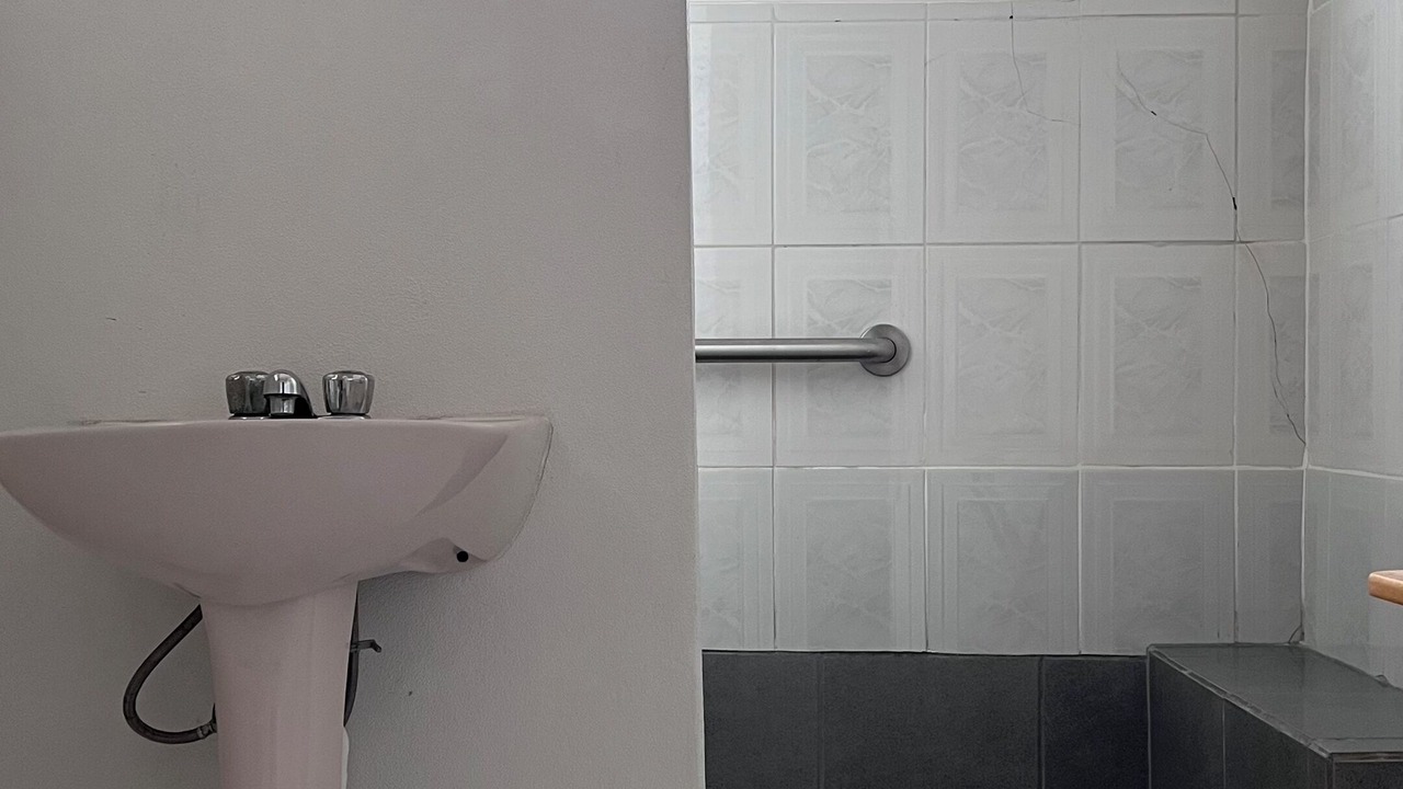 Photo of Bathroom in Oranjestad