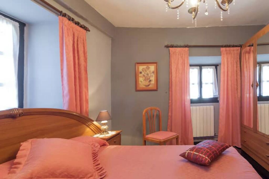 Photo of Bedroom in Udias