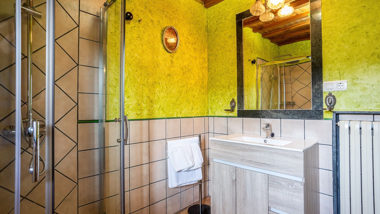 Photo of Bathroom in Cardes