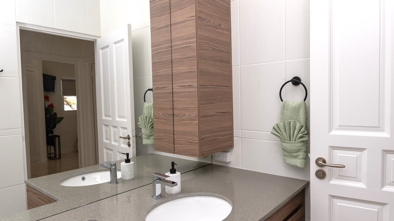 Photo of Bathroom in Esmeralda
