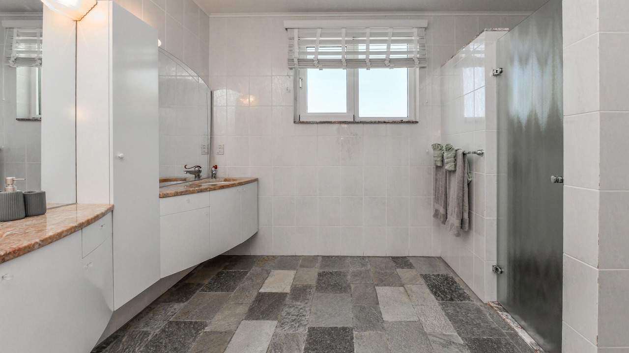 Photo of Bathroom in Malmok