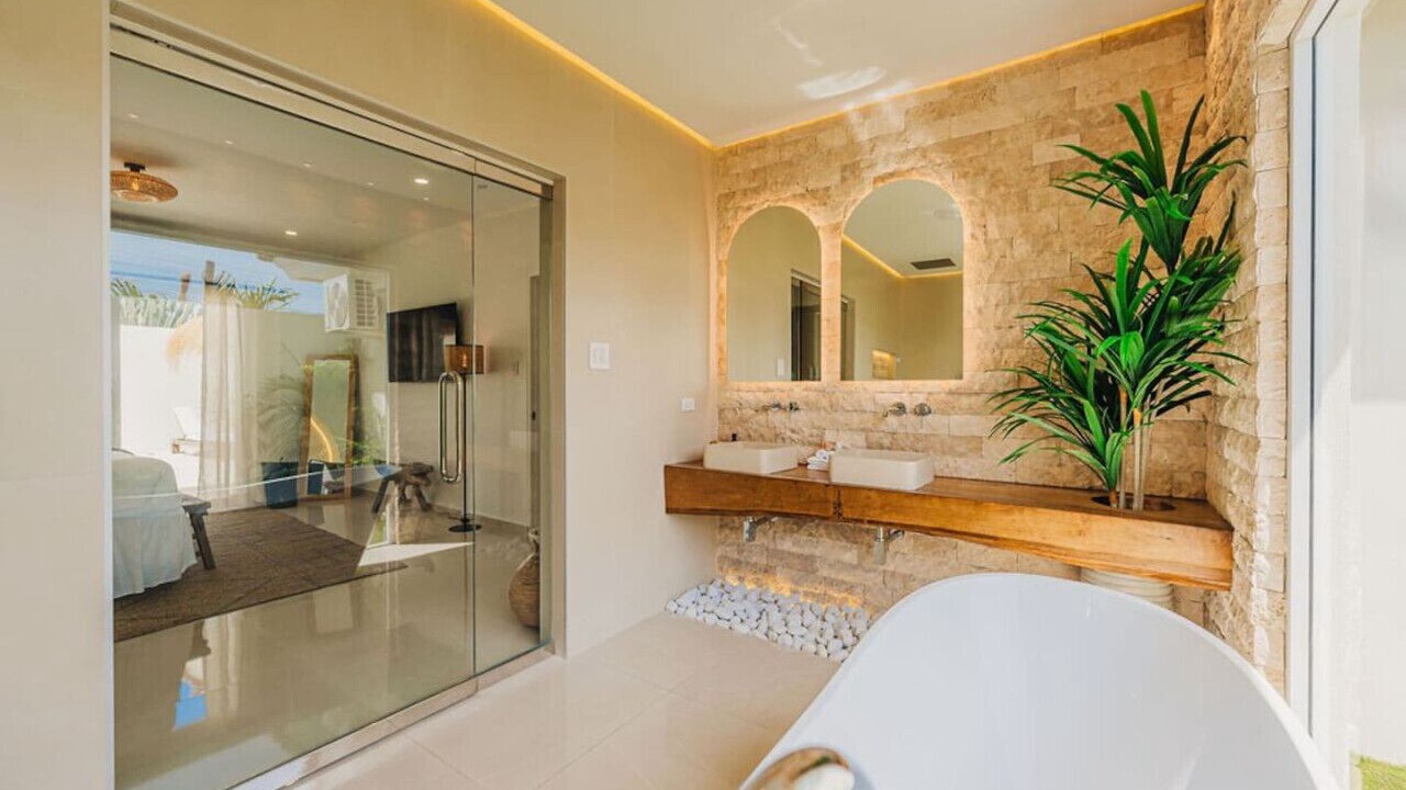 Photo of Bathroom in Esmeralda