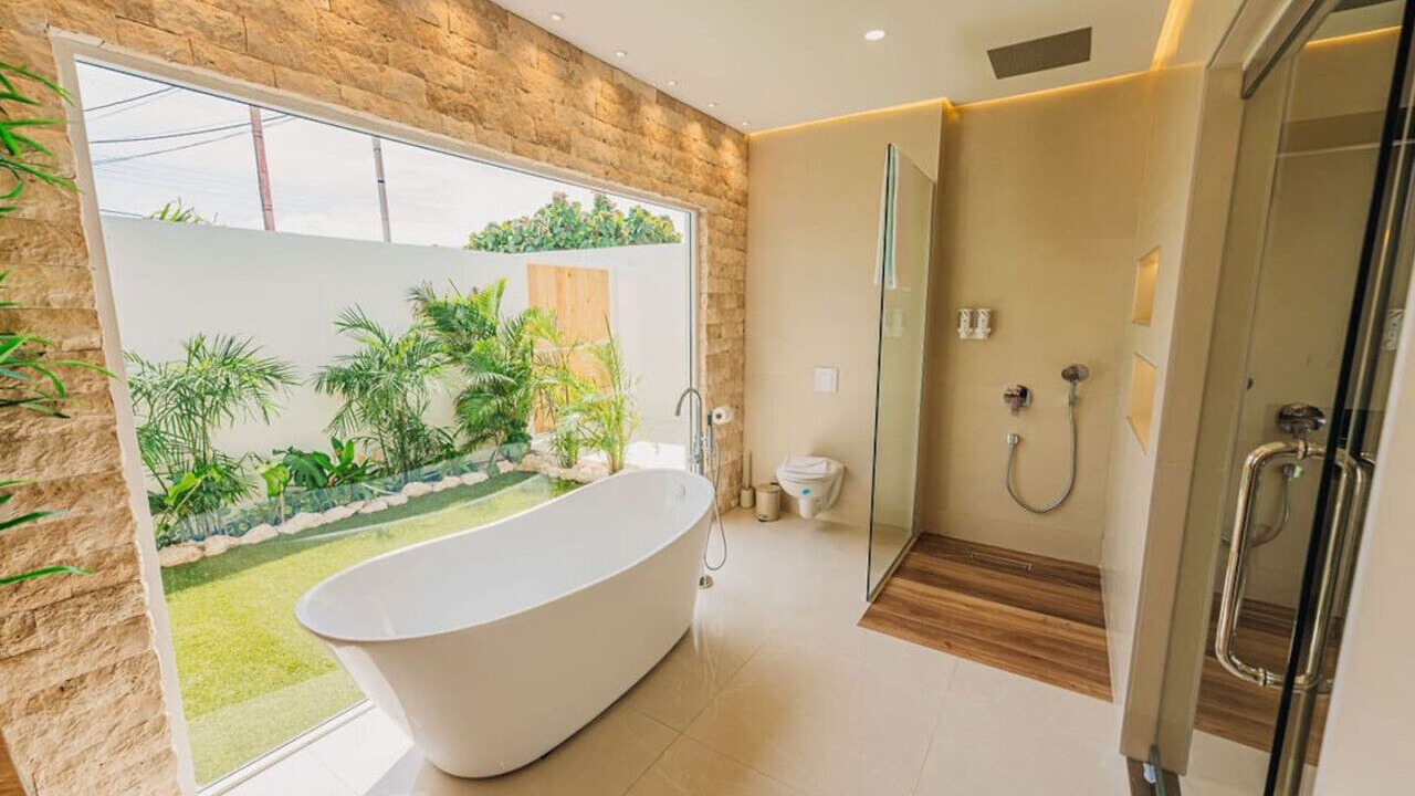 Photo of Bathroom in Esmeralda