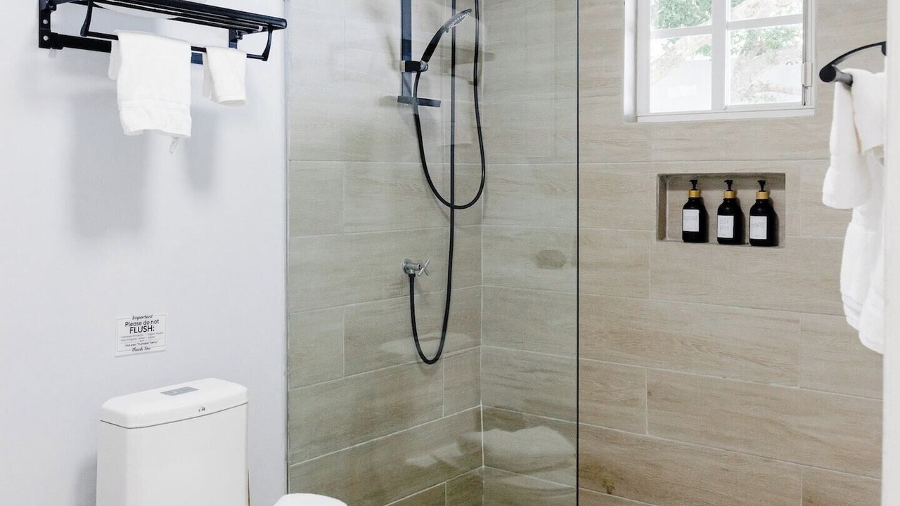 Photo of Bathroom in Oranjestad