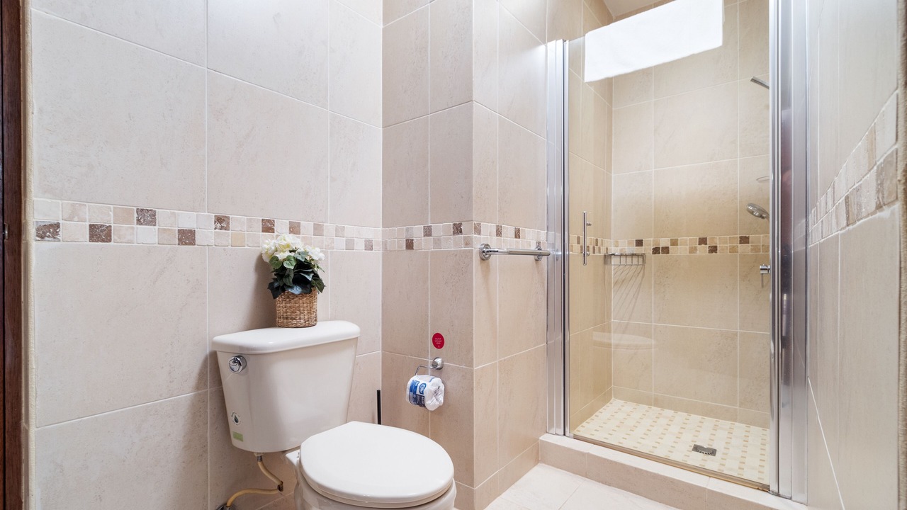 Photo of Bathroom in Esmeralda